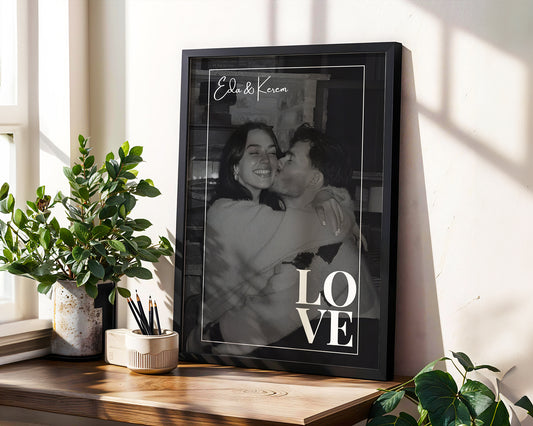 Kişiye Özel Poster – Fotoğraflı Modern LOVE Tasarımı – Baskılı & Çerçeveli Duvar Dekoru