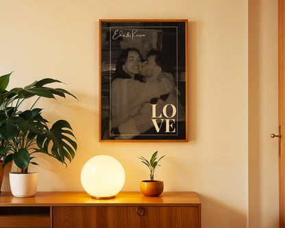 Kişiye Özel Poster – Fotoğraflı Modern LOVE Tasarımı – Baskılı & Çerçeveli Duvar Dekoru