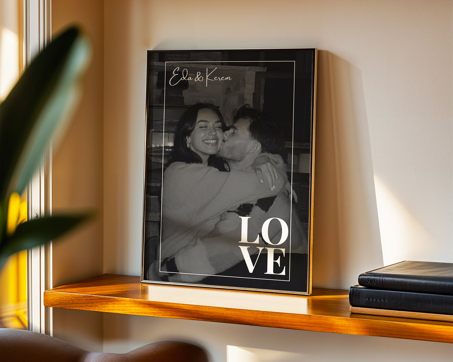 Kişiye Özel Poster – Fotoğraflı Modern LOVE Tasarımı – Baskılı & Çerçeveli Duvar Dekoru
