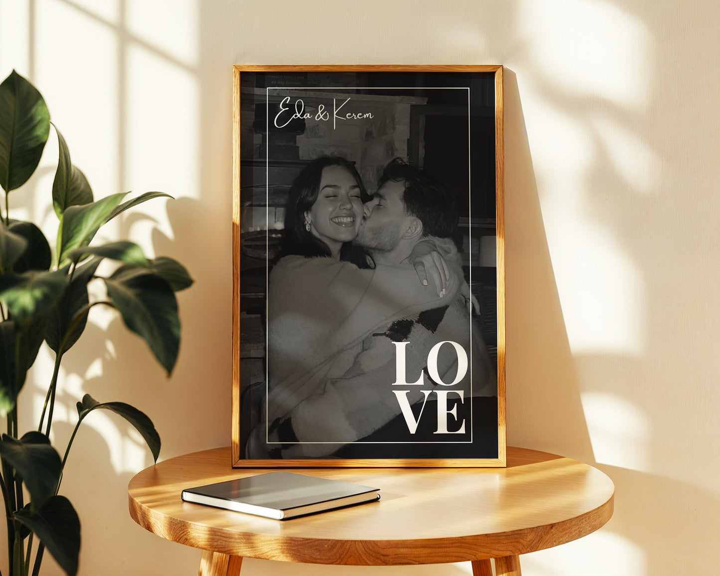 Kişiye Özel Poster – Fotoğraflı Modern LOVE Tasarımı – Baskılı & Çerçeveli Duvar Dekoru