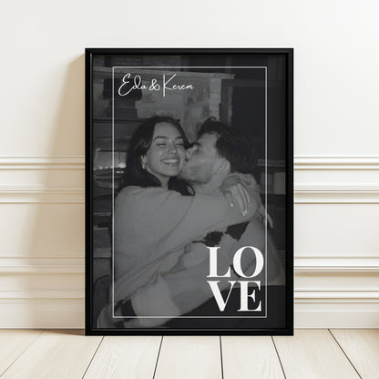 Kişiye Özel Poster – Fotoğraflı Modern LOVE Tasarımı – Baskılı & Çerçeveli Duvar Dekoru